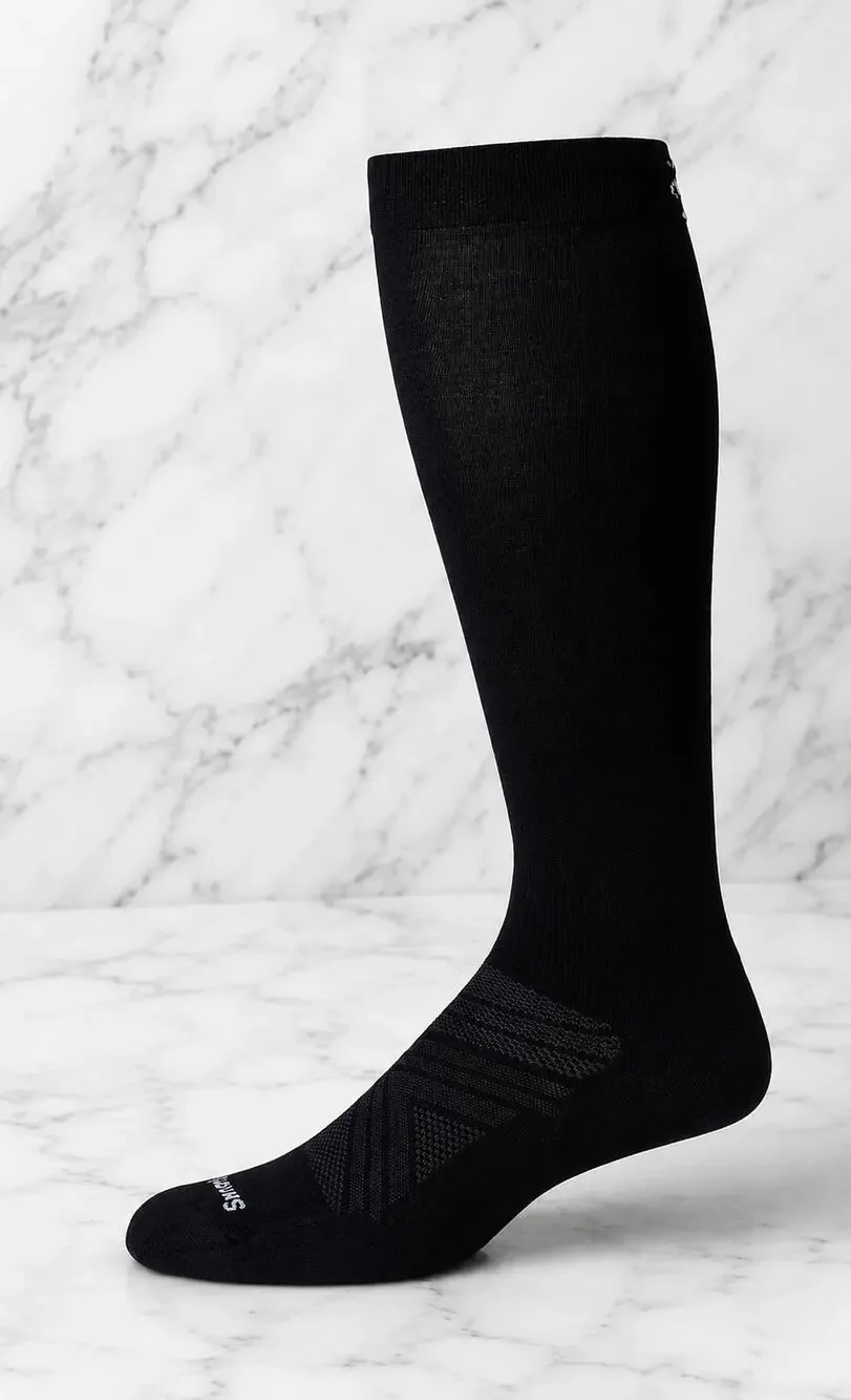Smartwool Unisex Medium Black Ski Zero Cushion Merino Over The Calf Socks A20-4